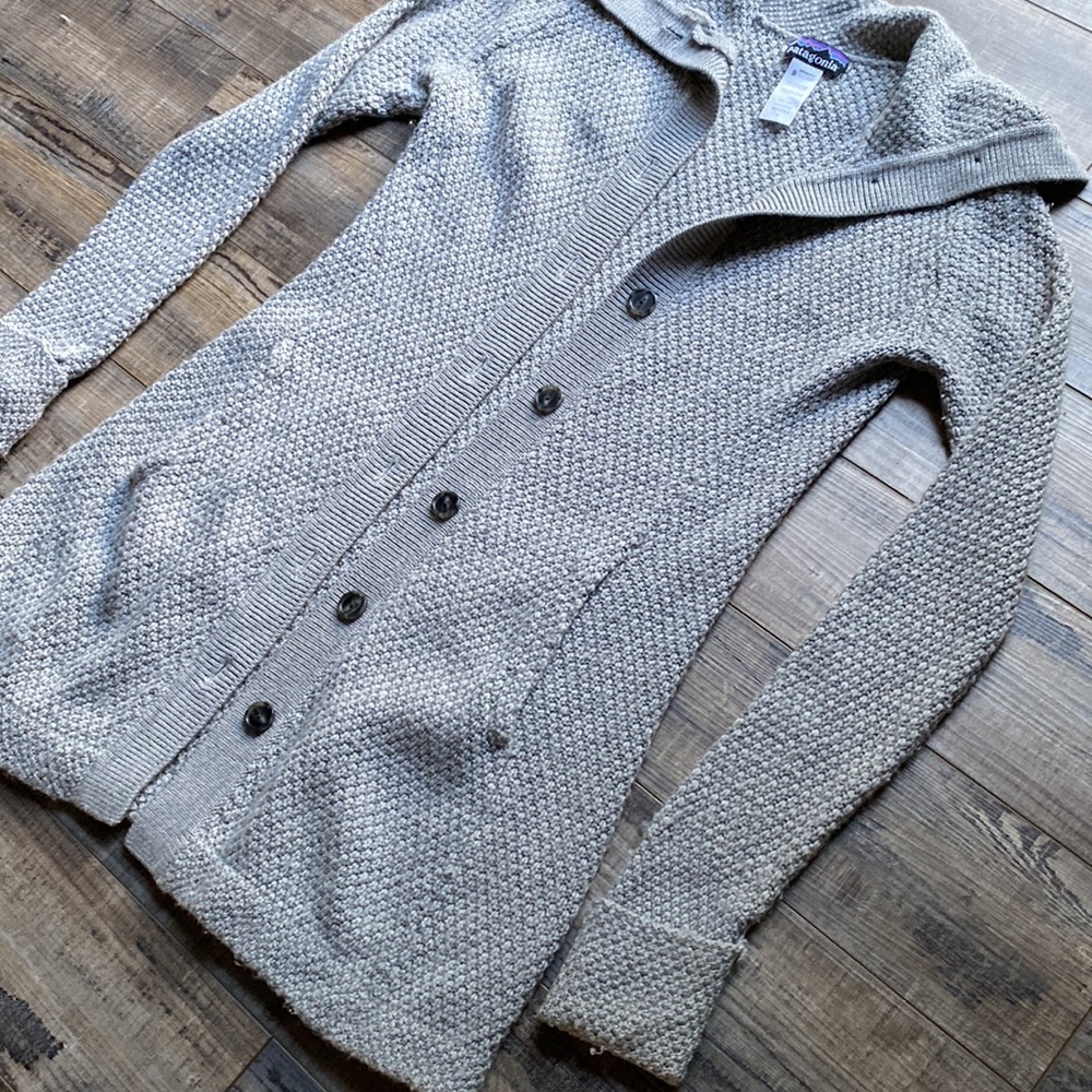 Patagonia 100% Merino Wool cardigan sweater - Picture 3 of 6